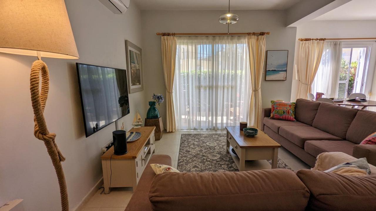 Stylish Garden Apartment At Paphos Harbour 외부 사진