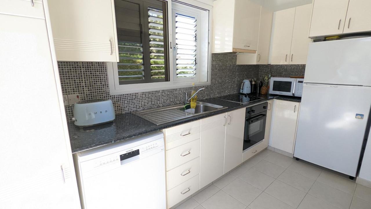 Stylish Garden Apartment At Paphos Harbour 외부 사진