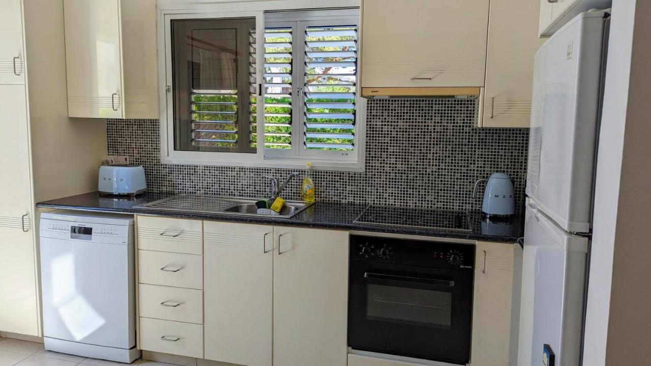 Stylish Garden Apartment At Paphos Harbour 외부 사진